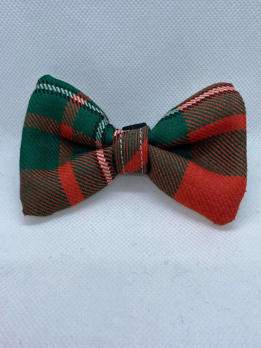 Tartan Dog bow tie In Red and Green, Medium Size