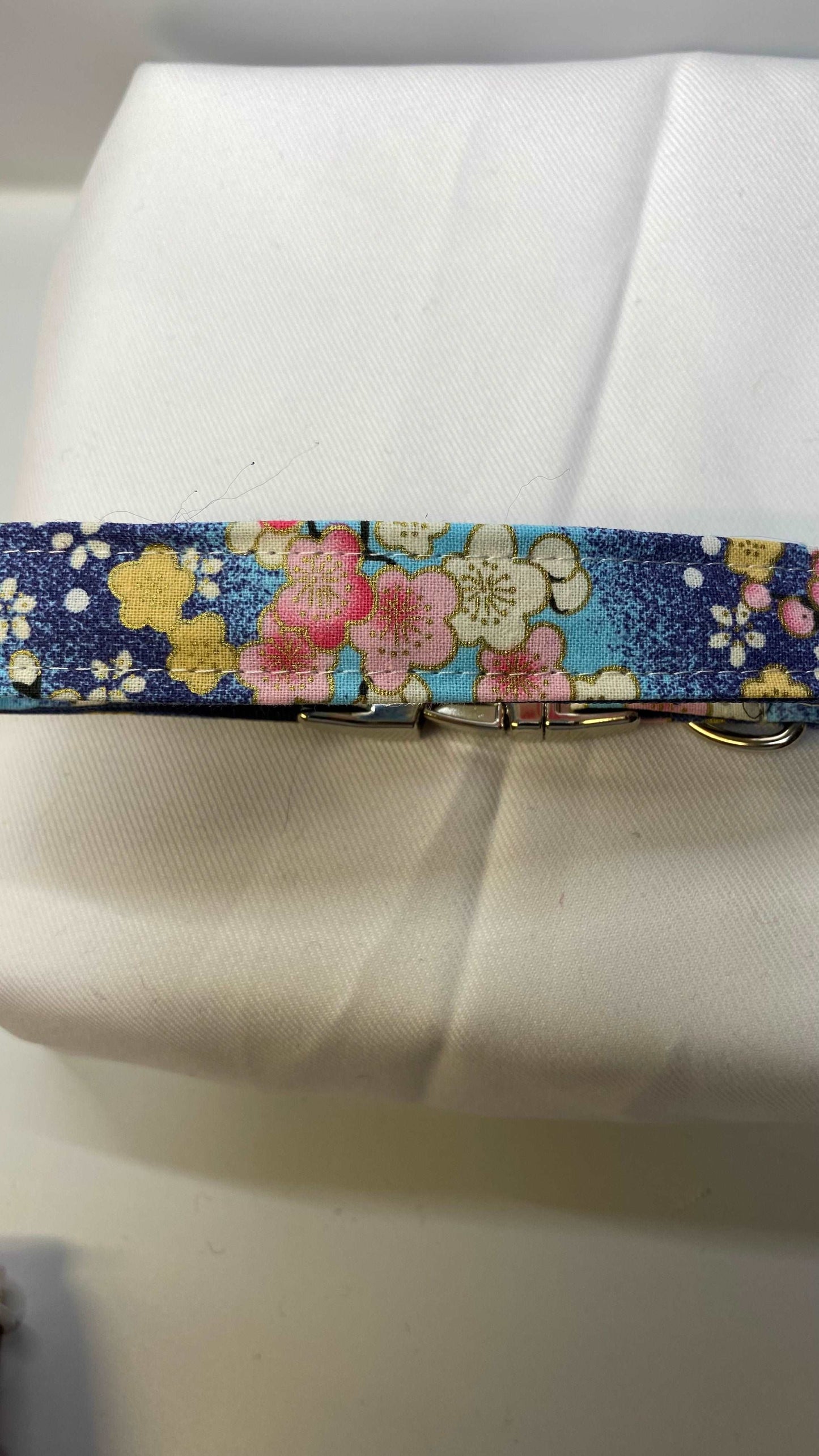 Blue Oriental design dog collar Fits 14" - 19"