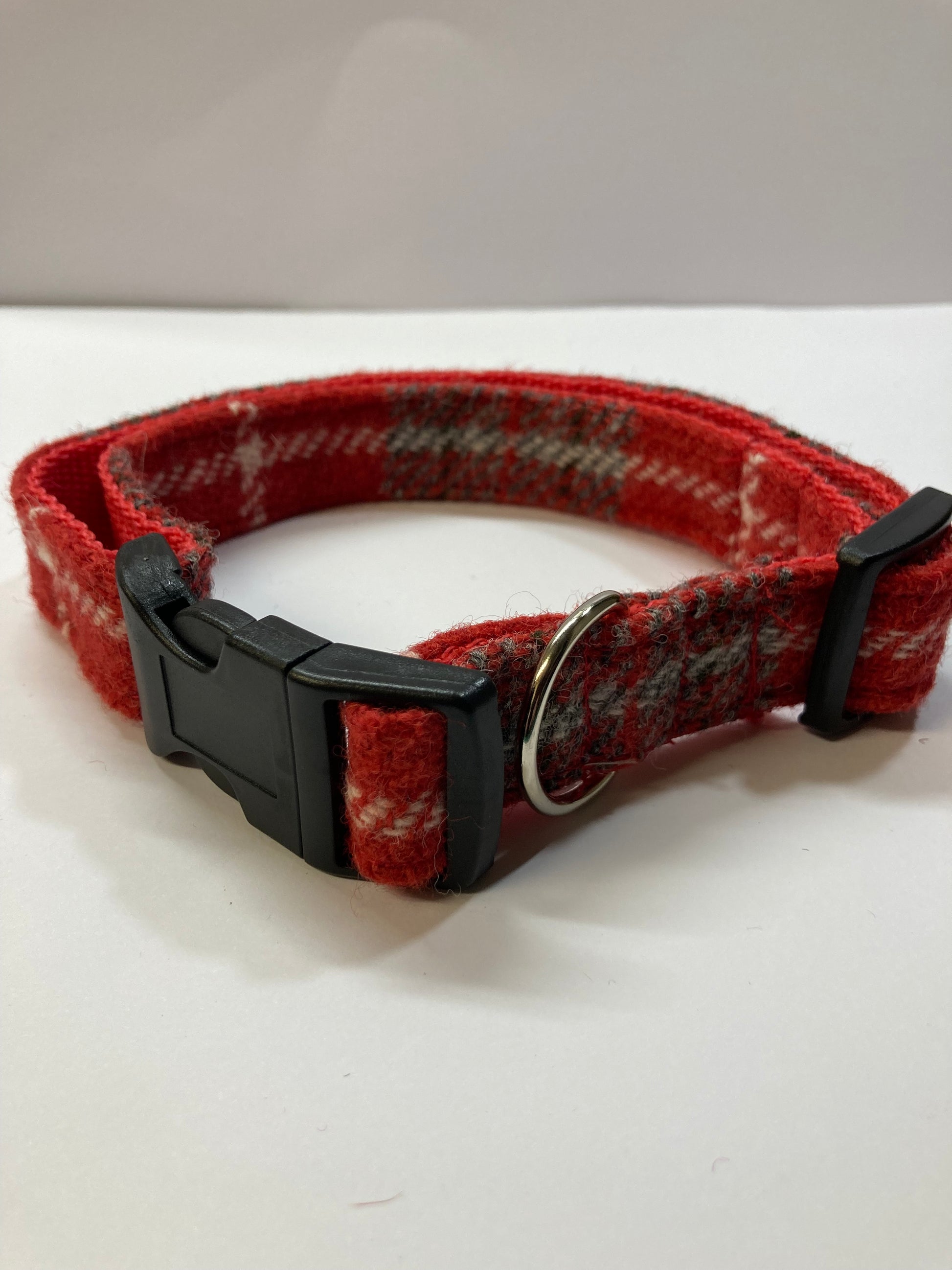Harris Tweed Dog Collar Red check Front view
