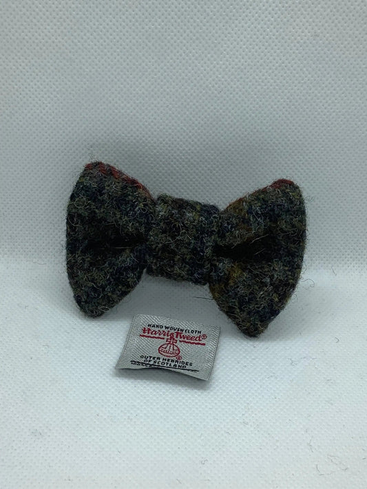 Harris Tweed Dog bow tie.in Grey and Black Check