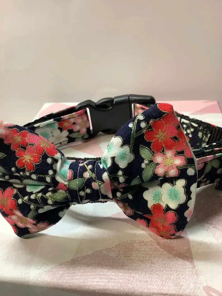 Attractiveblackfloraldesigndogcollarandbowtieset Happy Dogs Togs1